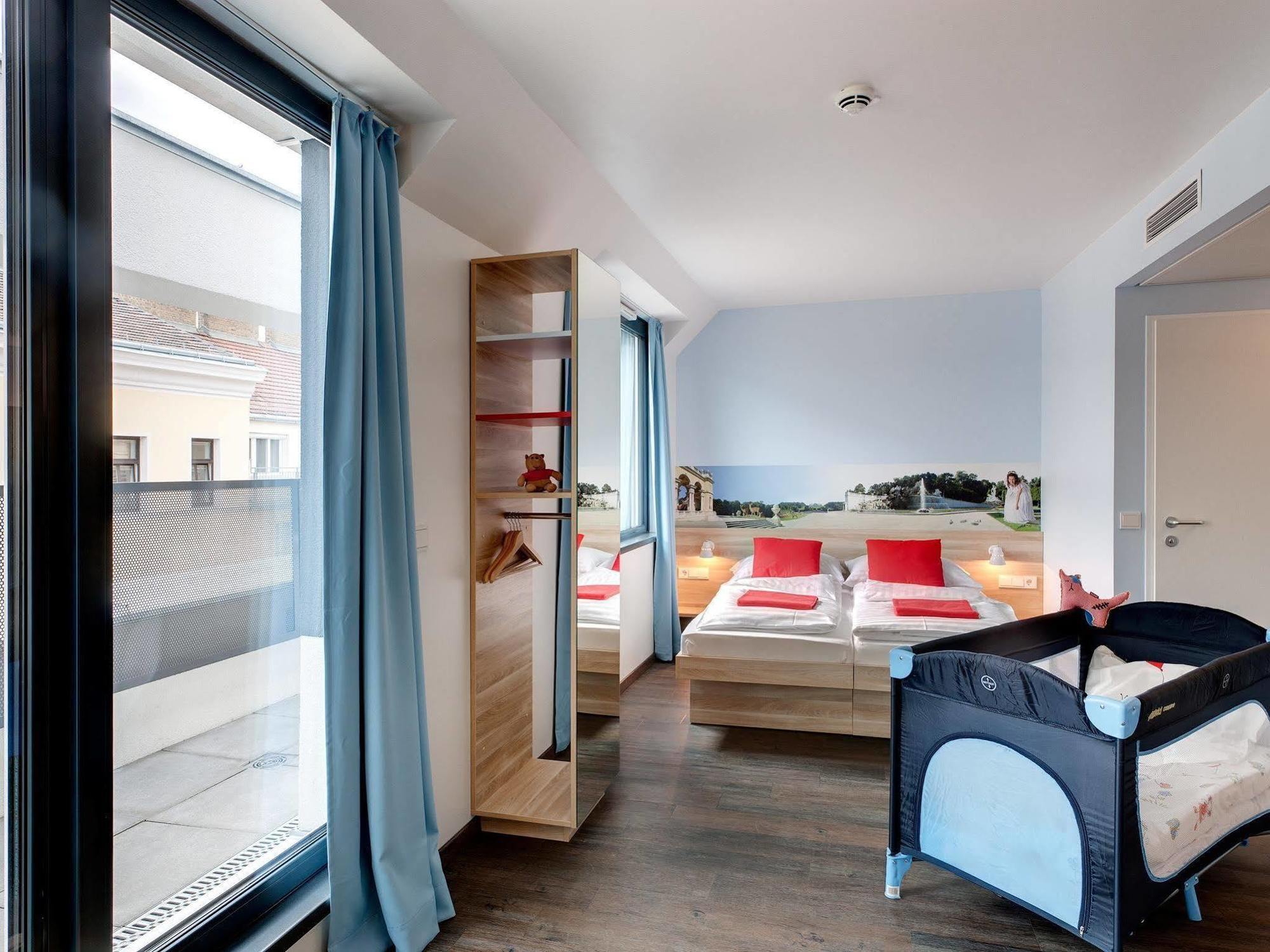 Hotel Meininger Downtown Franz