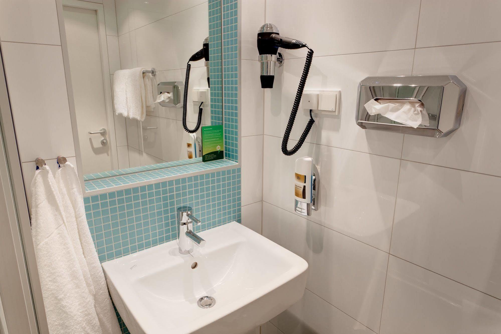 Hotel Meininger Downtown Franz 3*