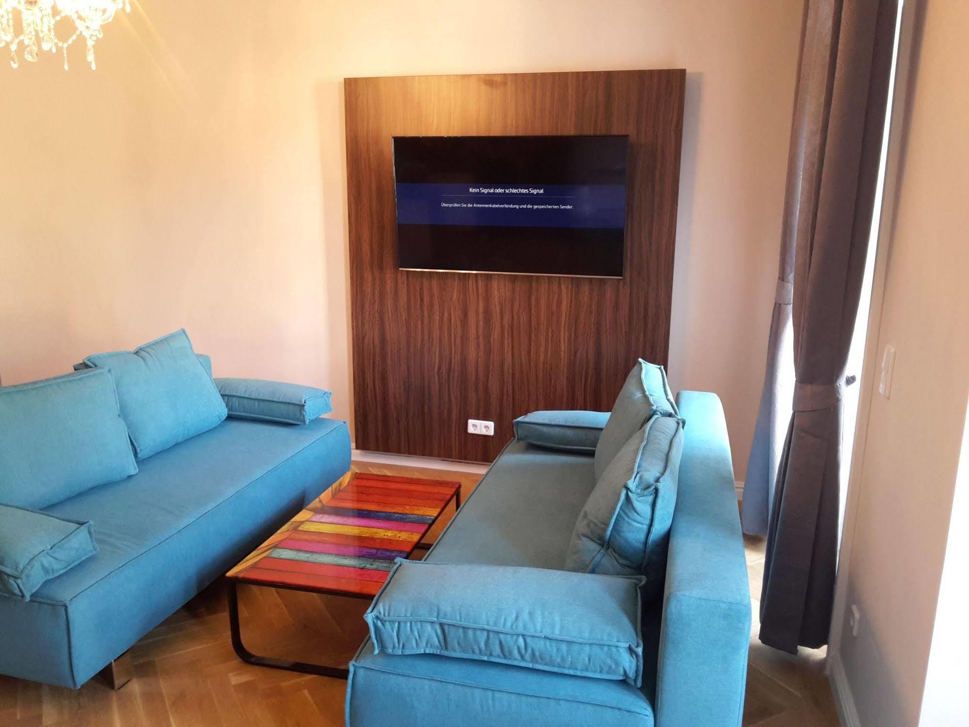 Imperial Schonbrunn Apartment *
