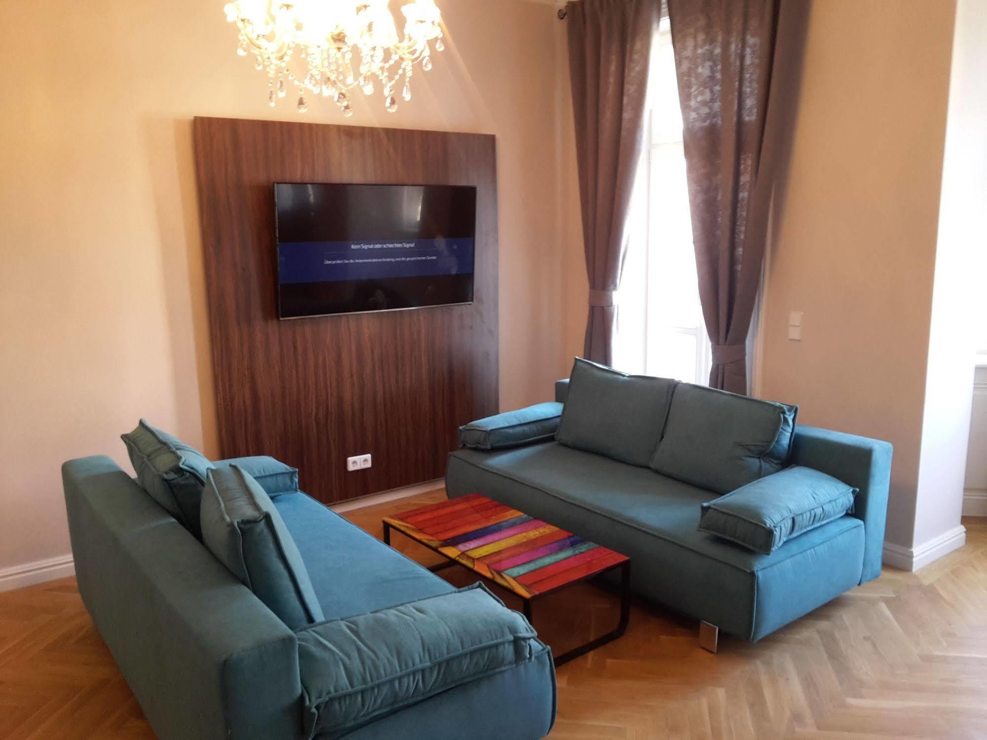 Apartment Imperial Schonbrunn *