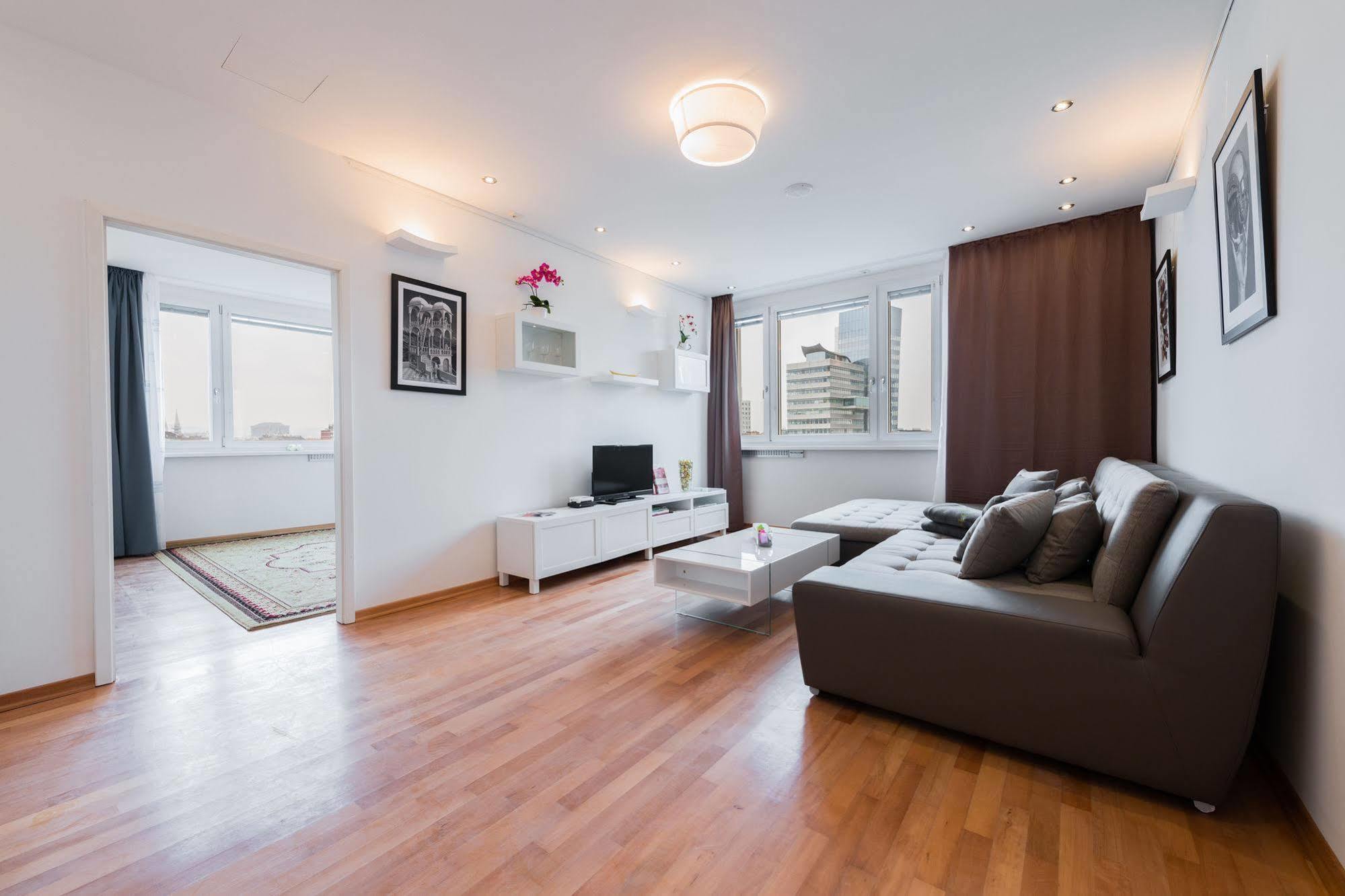 Domino Apartment *