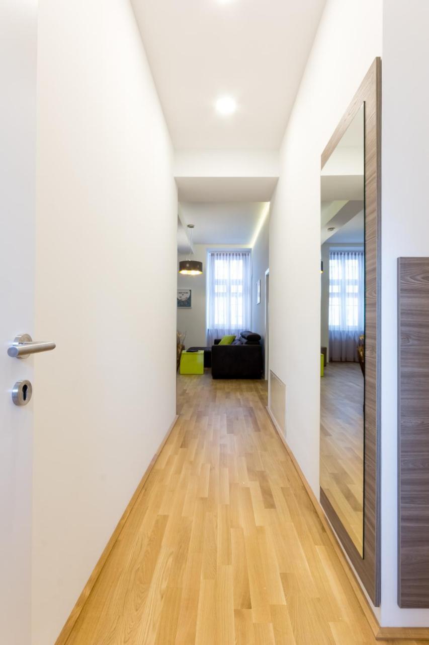 Apartment Debo Naehe Westbahnhof - Contactless Check In Vienna