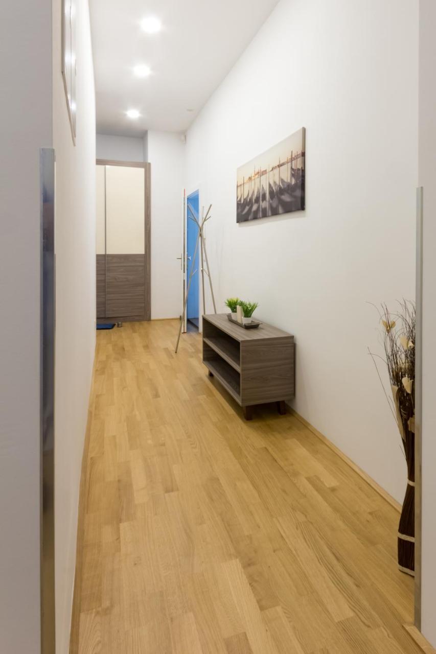 Apartment Debo Naehe Westbahnhof - Contactless Check In Vienna