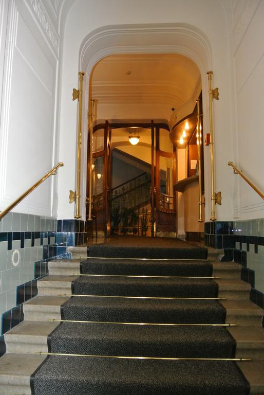 Hotel Schonbrunn 3*