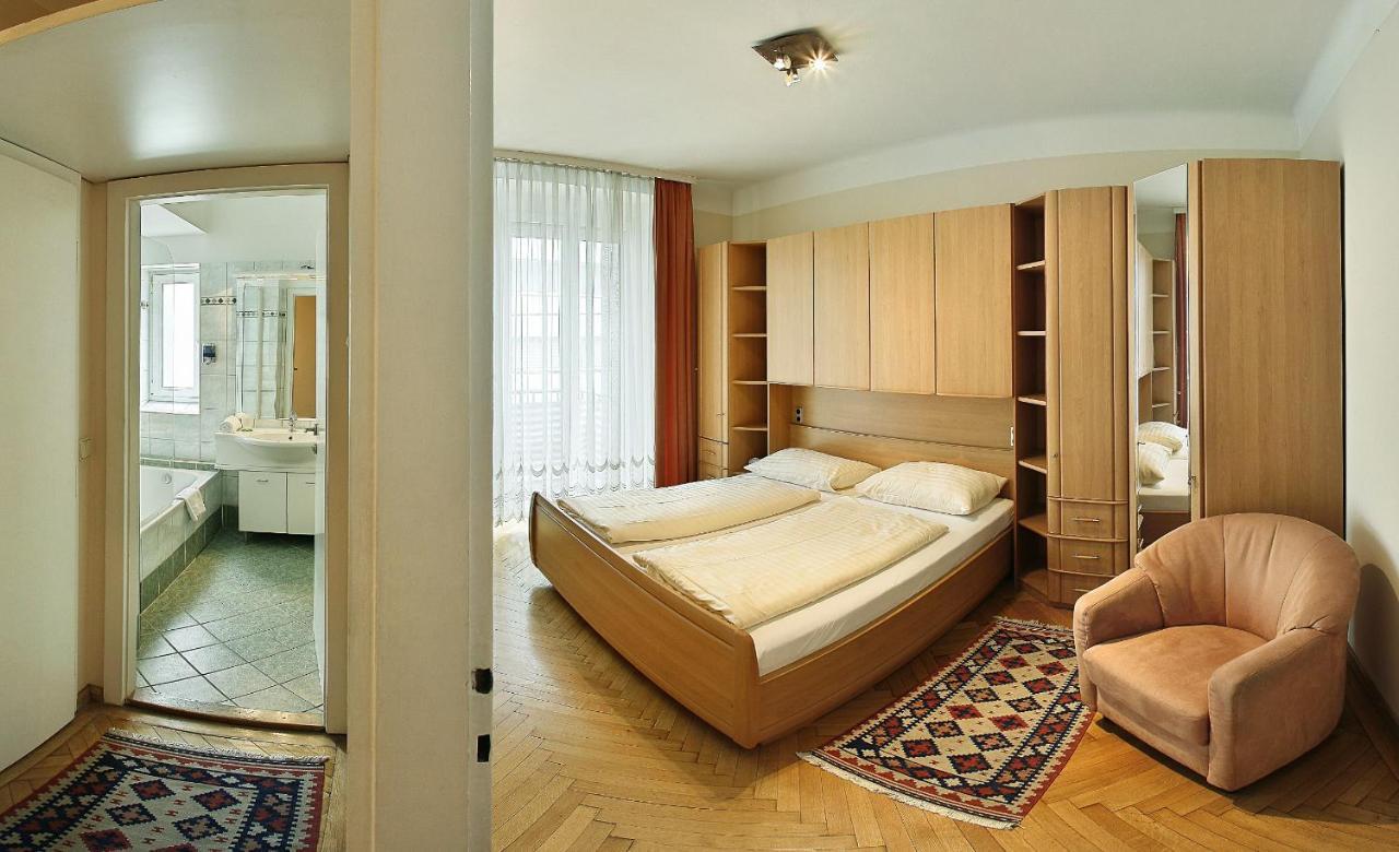 - Cav Aparthotel