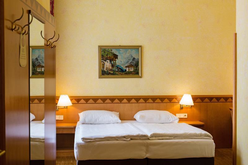 Post Hotel