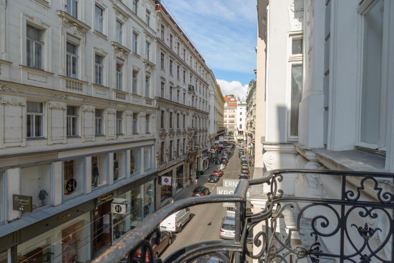 Senator Stephansplatz By Ichbucheat Apartment *