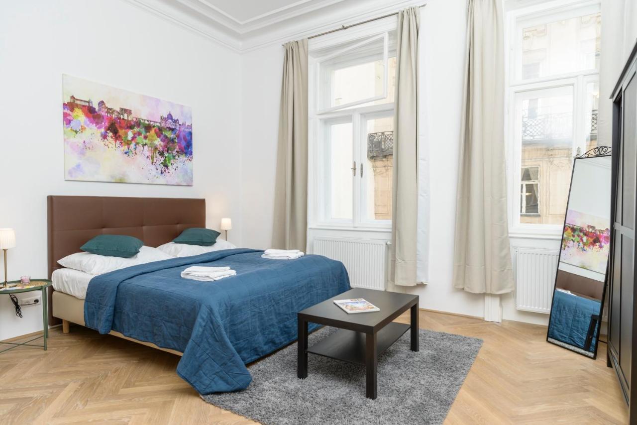 Apartment Senator Stephansplatz By Ichbucheat Vienna