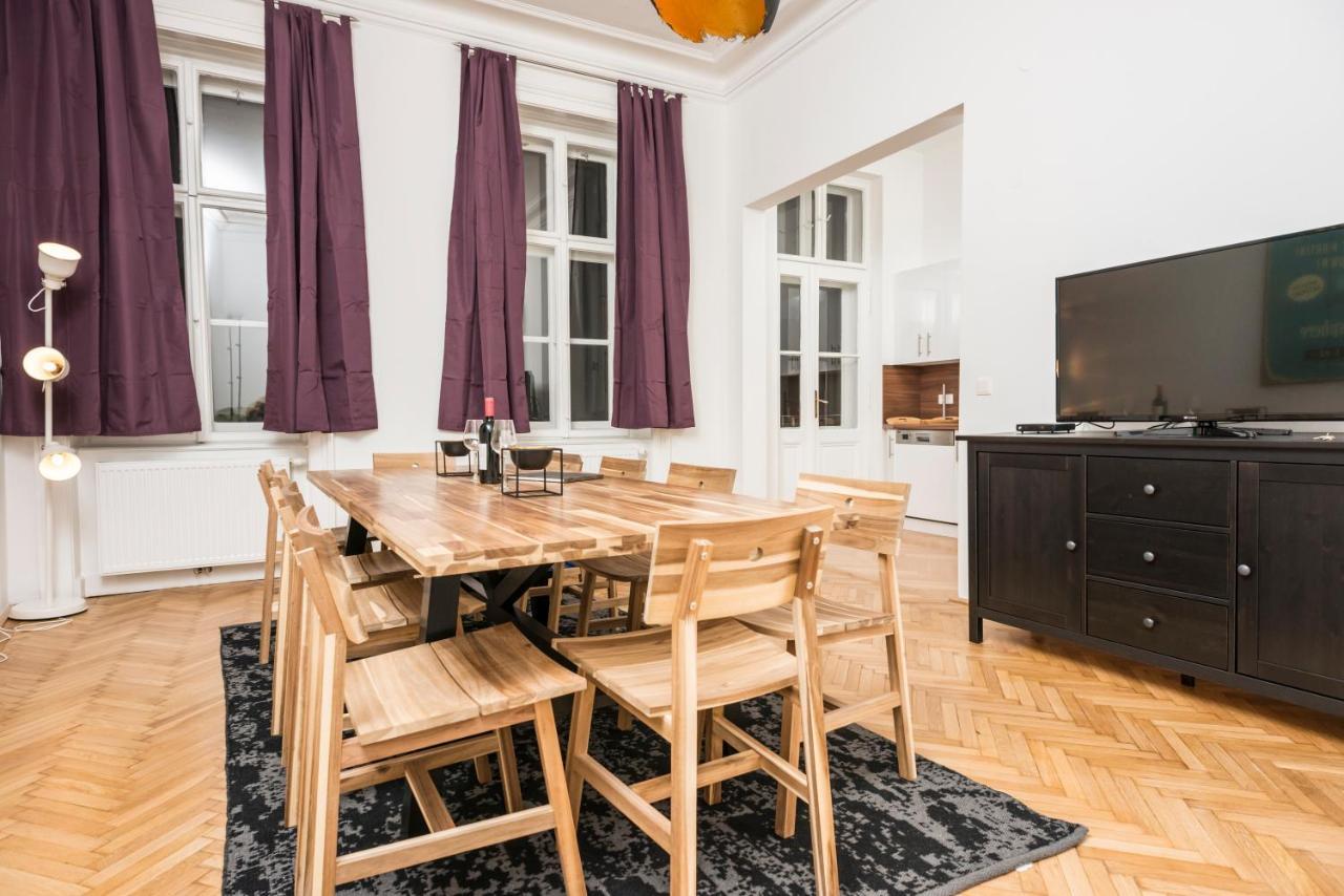 Senator Stephansplatz By Ichbucheat Apartment Vienna