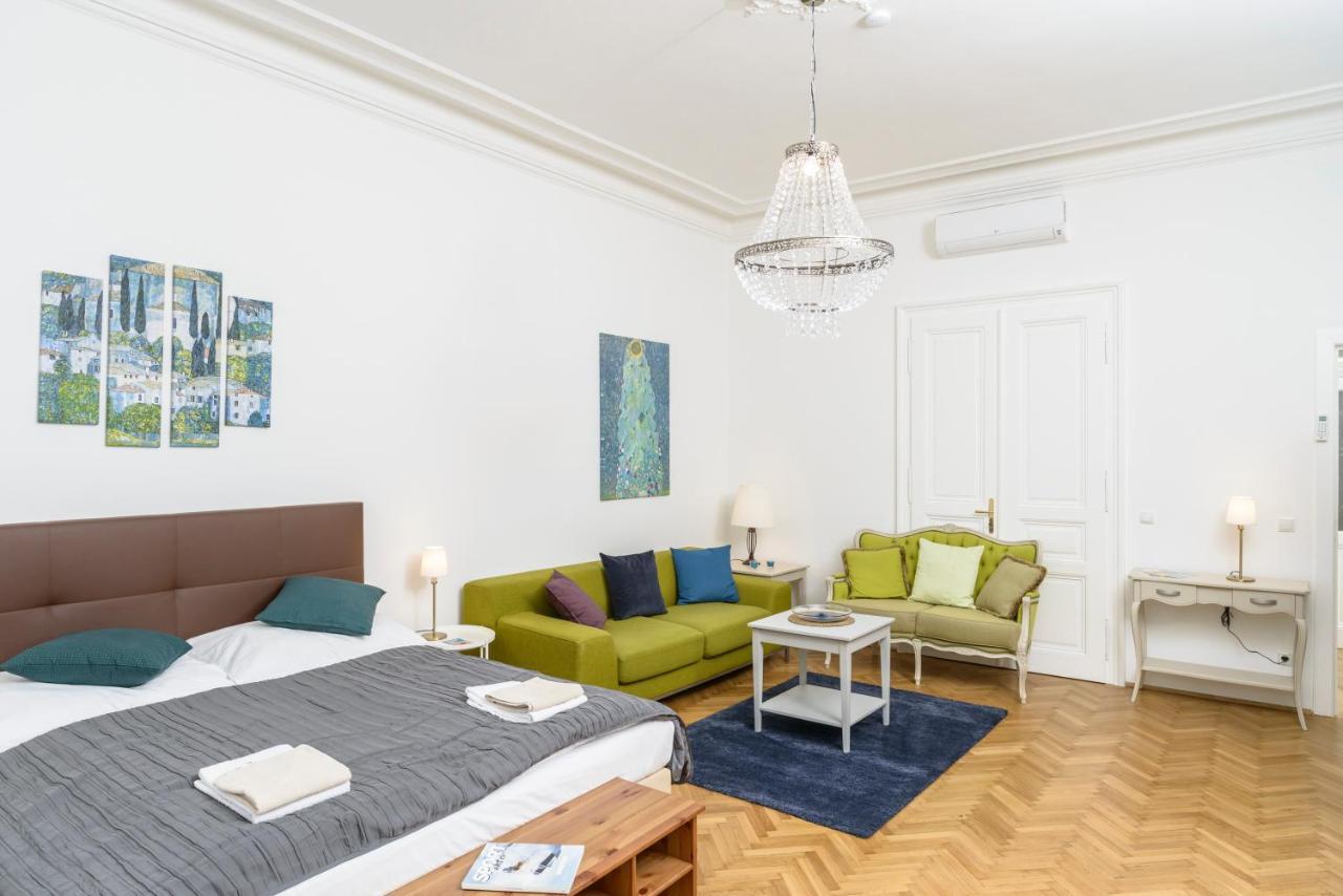 Senator Stephansplatz By Ichbucheat Apartment *