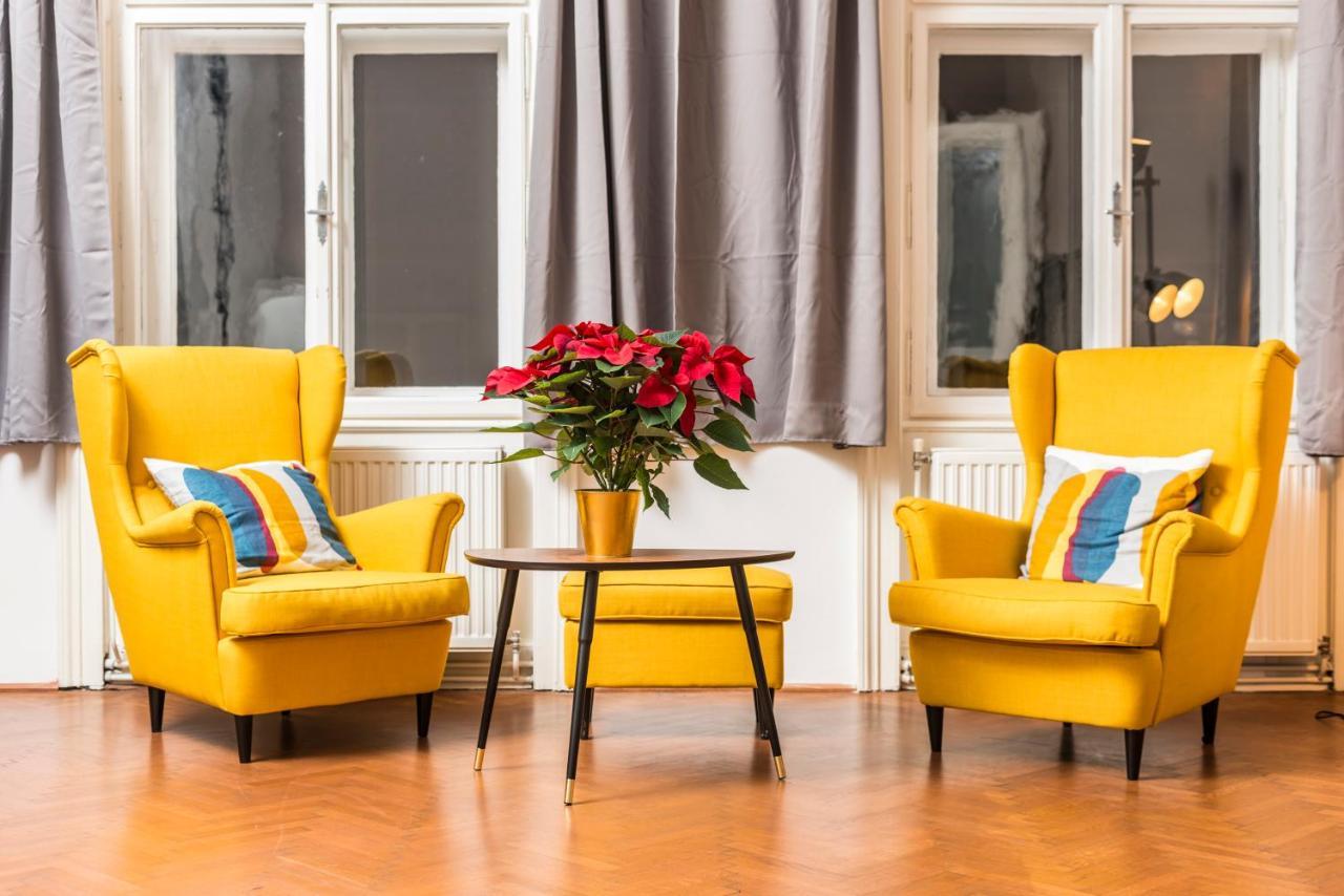 Apartment Senator Stephansplatz By Ichbucheat Vienna