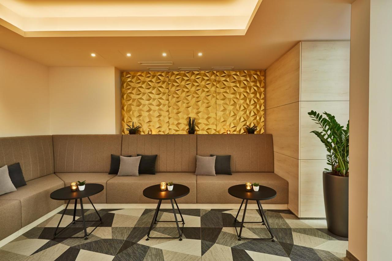 H+ Hotel 4*