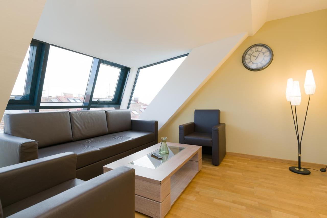 Apartment Pezzl 1170 *