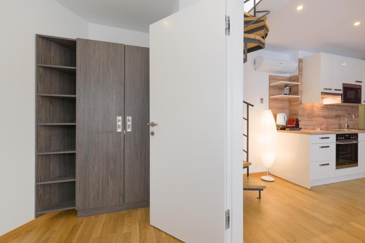Ullmann 1150 Vienna