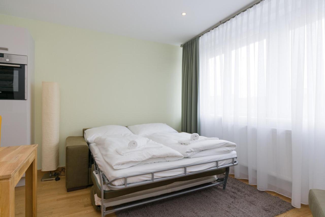 Ullmann 1150 Apartment