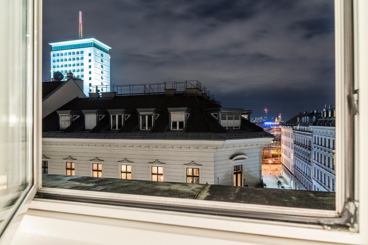 Rooftop Borse By Ichbucheat Vienna