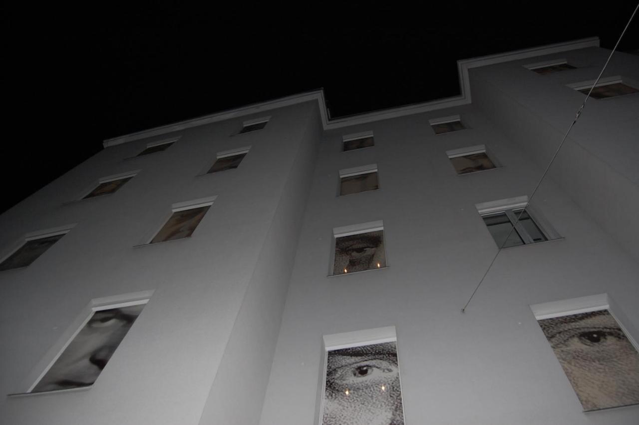 Hotel Apollo 2*