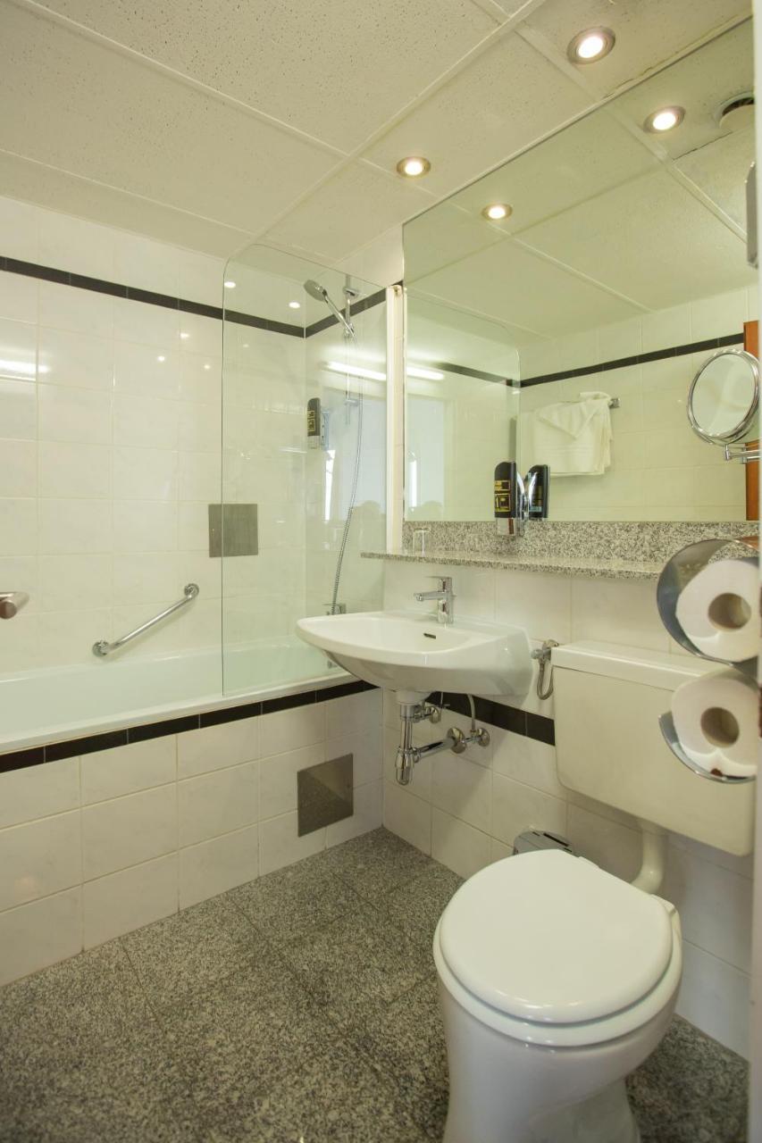 Hotel Attaché 3*