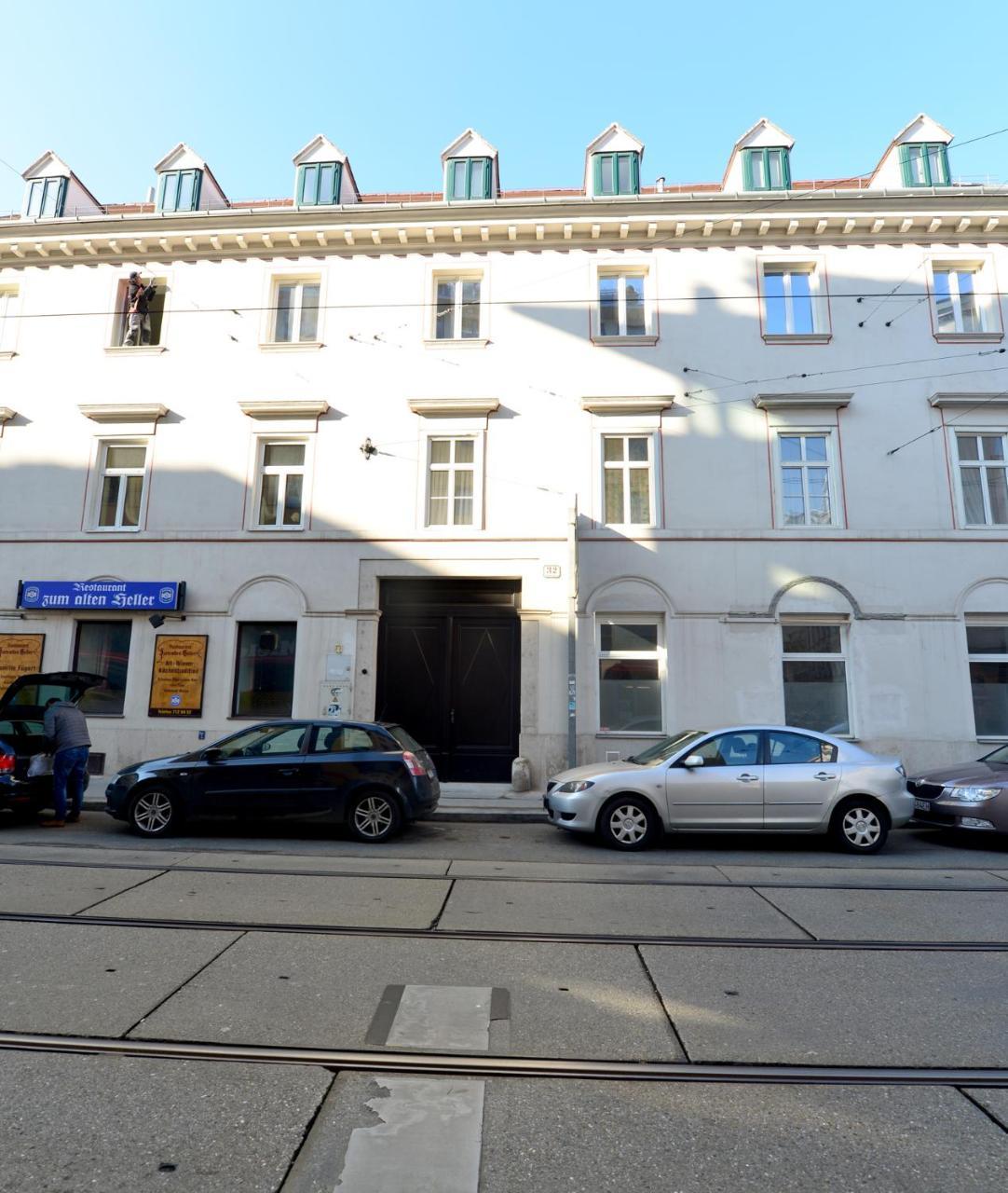 House With Courtyard & Parking Close To Stadtpark Holiday home Vienna