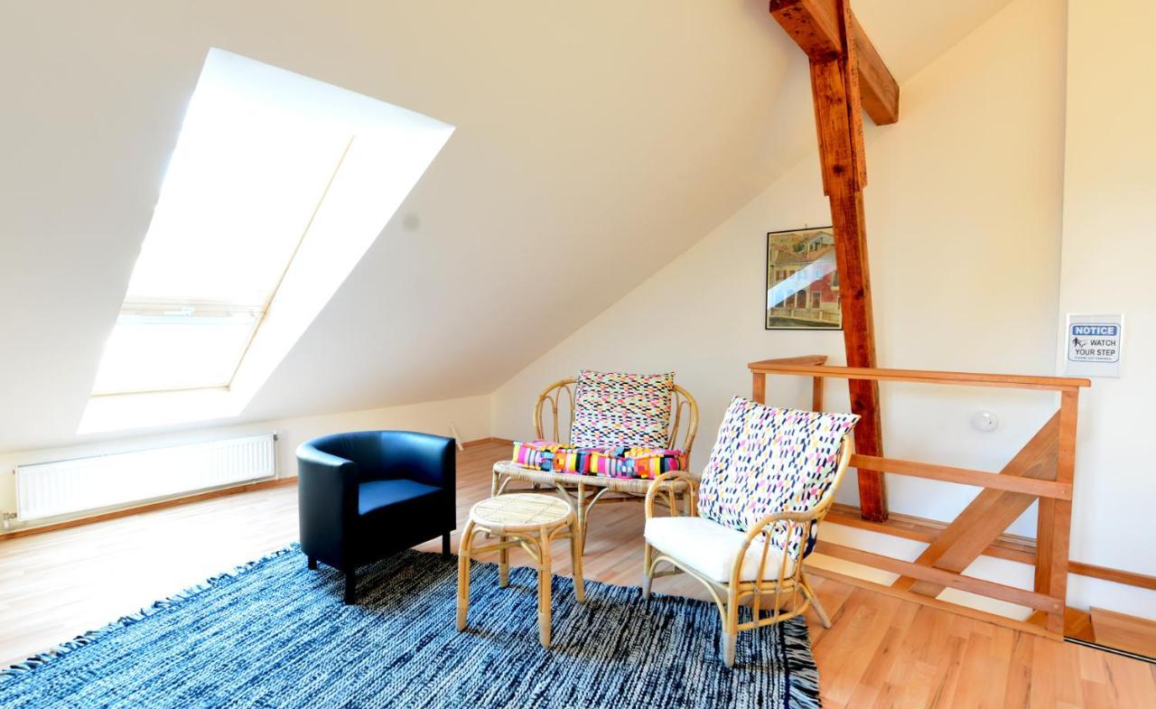 House With Courtyard & Parking Close To Stadtpark *