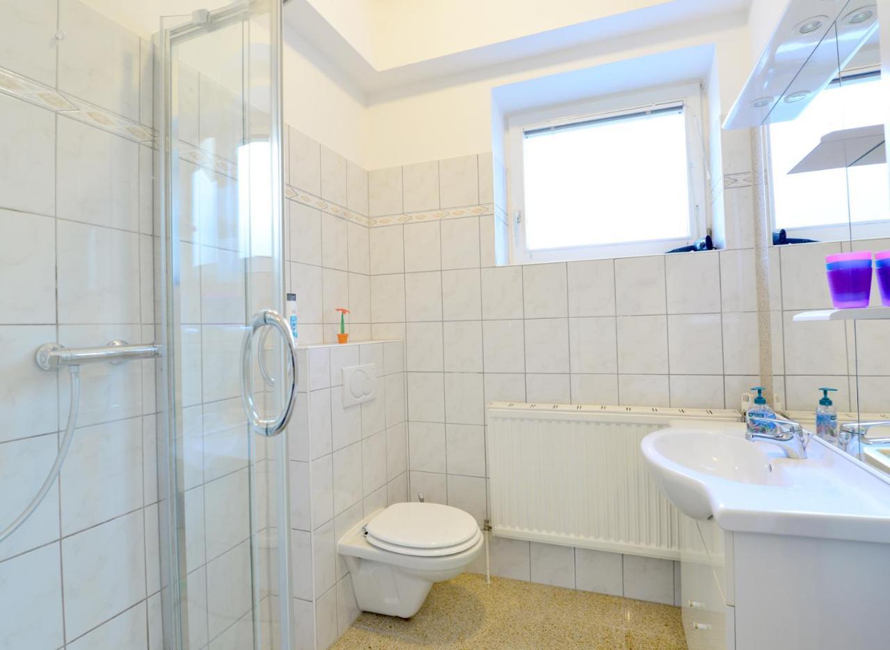 House With Courtyard & Parking Close To Stadtpark *