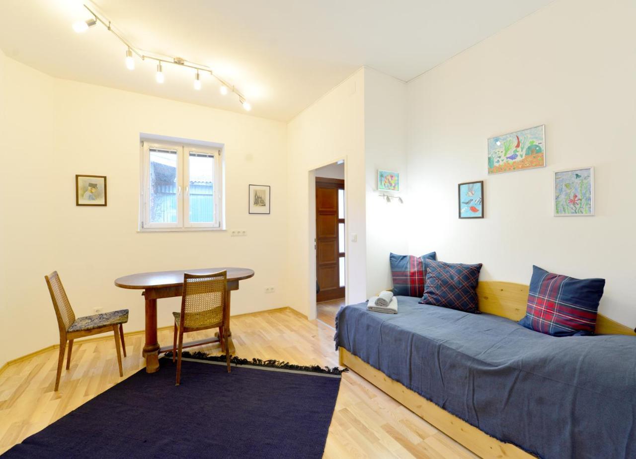 House With Courtyard & Parking Close To Stadtpark *