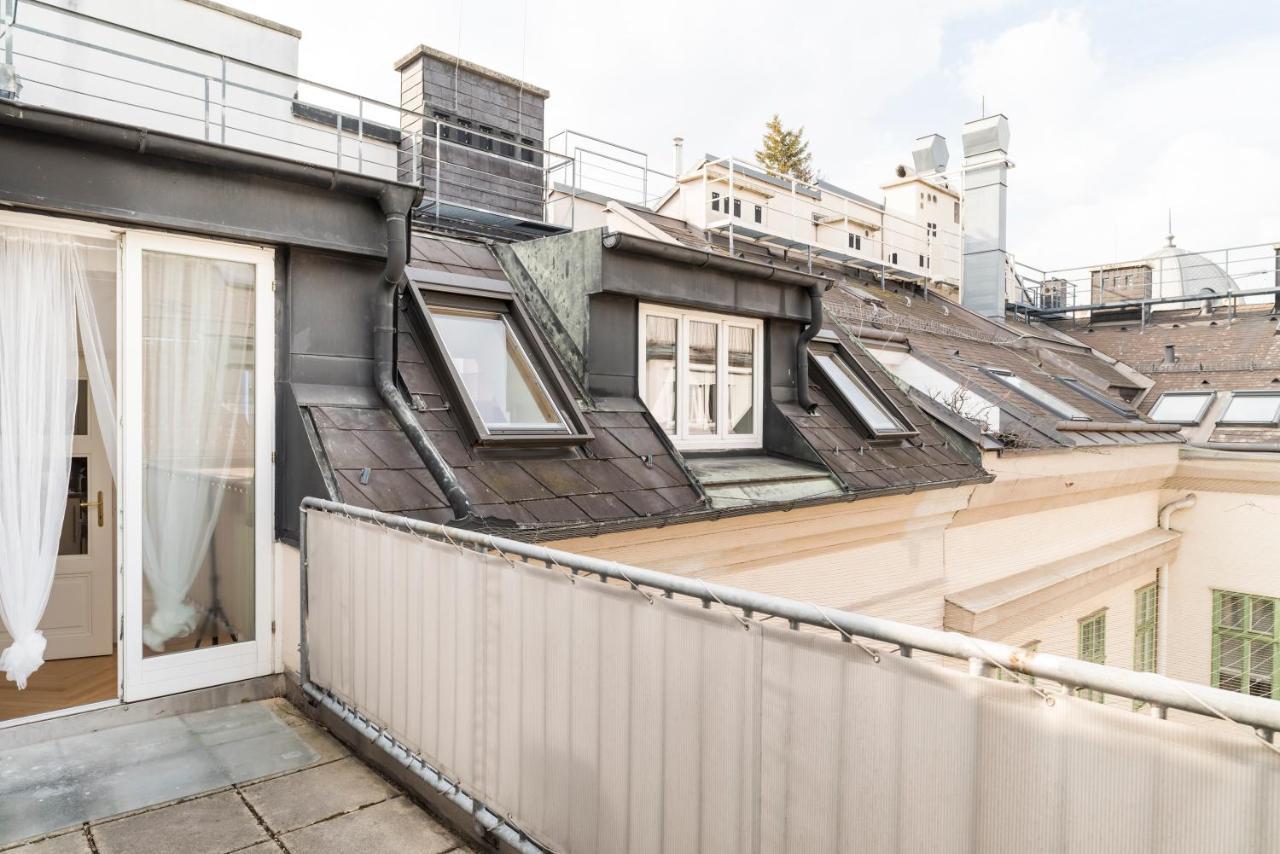 Apartment Rooftop Studio Borse By Ichbucheat