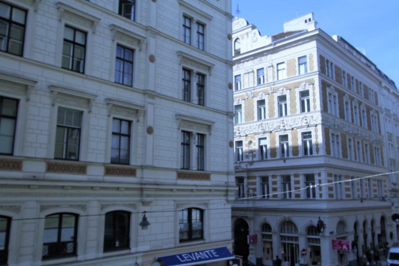Edelweiss City State Opera Apartment Wien