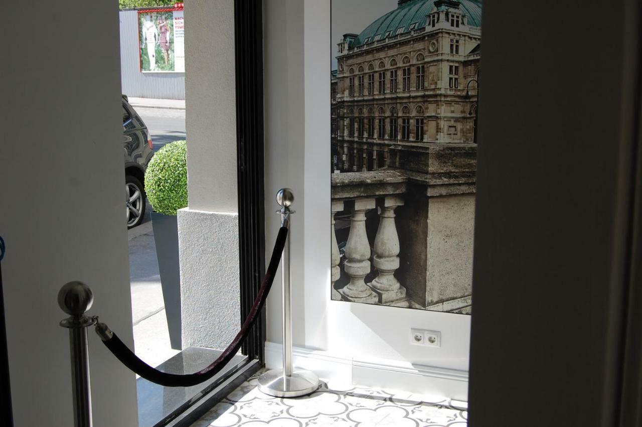 Apollo Hotel
