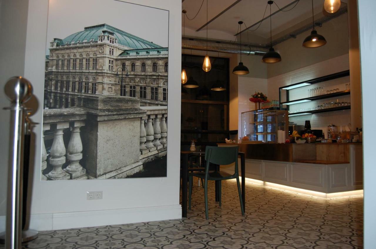 Hotel Apollo 2*