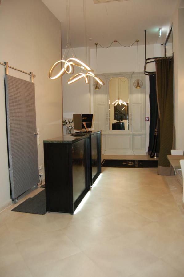 Apollo Hotel 2*