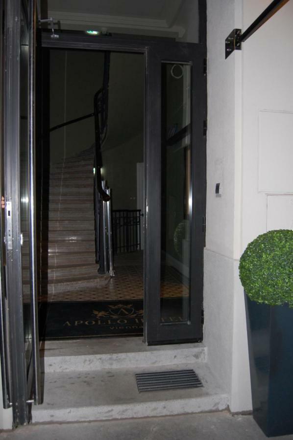 Hotel Apollo 2*
