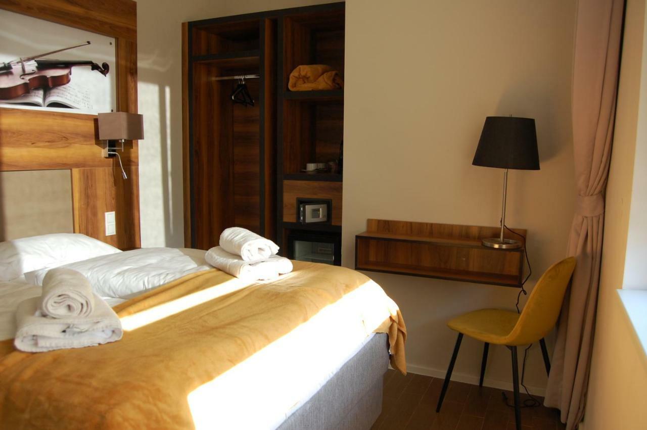 Apollo Hotel