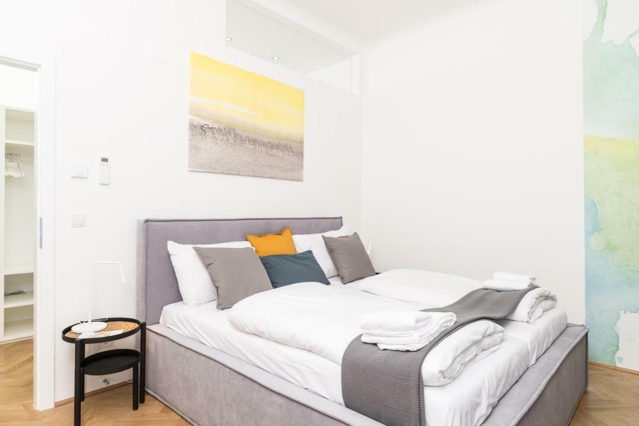 Apartment Stadlau Live By Ichbucheat Wien
