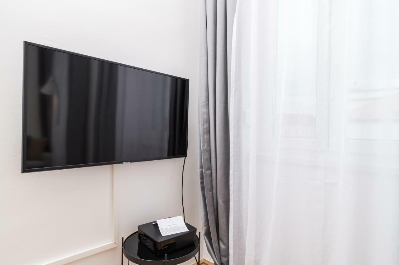 Stadlau Live By Ichbucheat Apartment