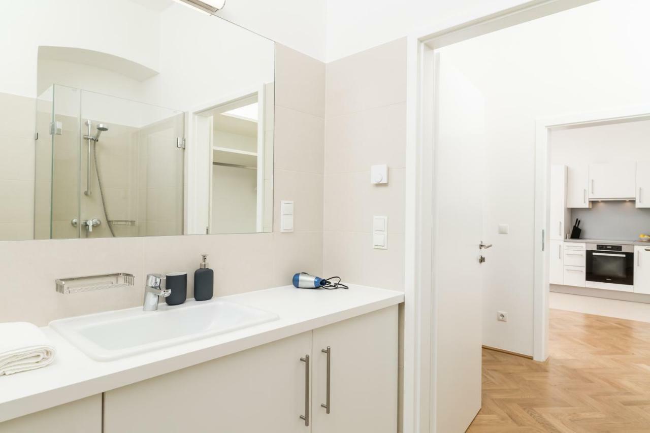 Stadlau Live By Ichbucheat Apartment