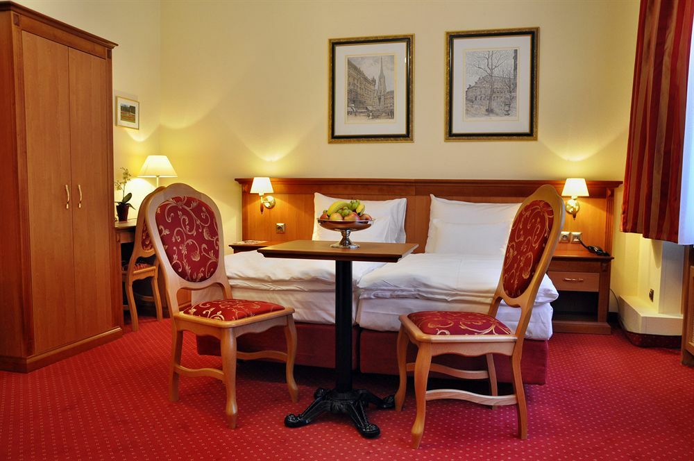Hotel City