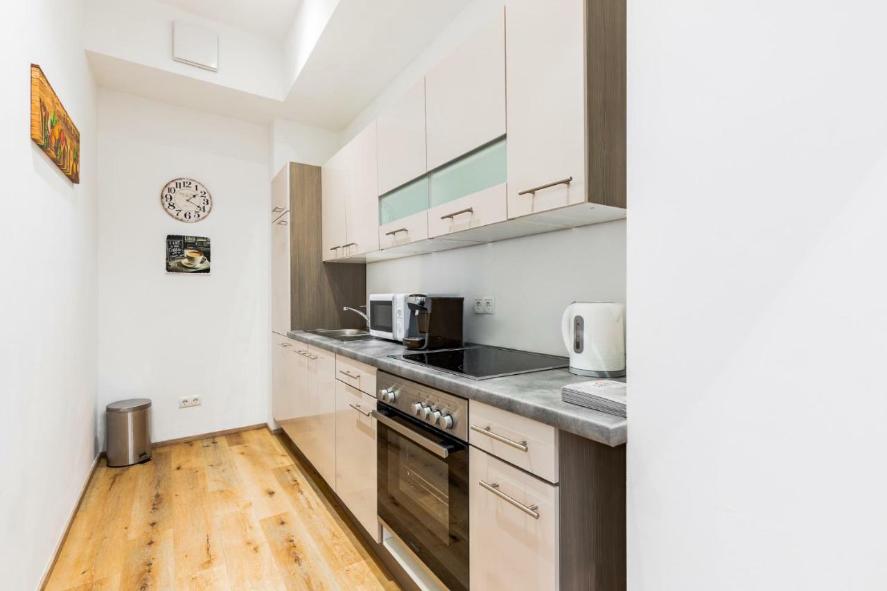 Budget West With Shared Kitchen Apartment *