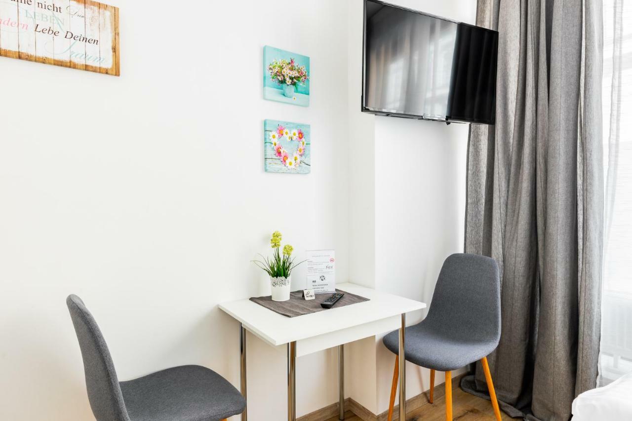 Budget West With Shared Kitchen Apartment *