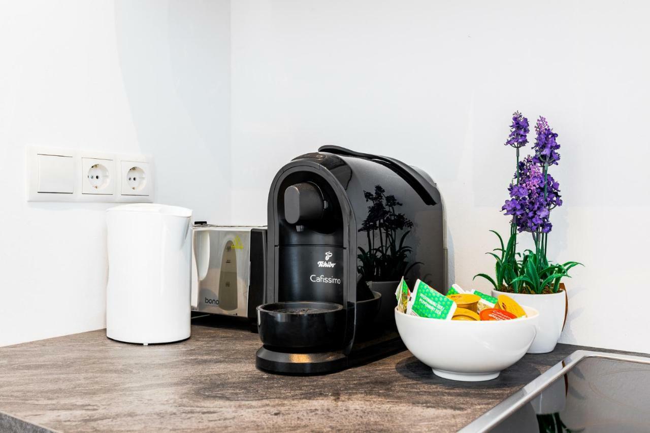Apartment Budget West With Shared Kitchen