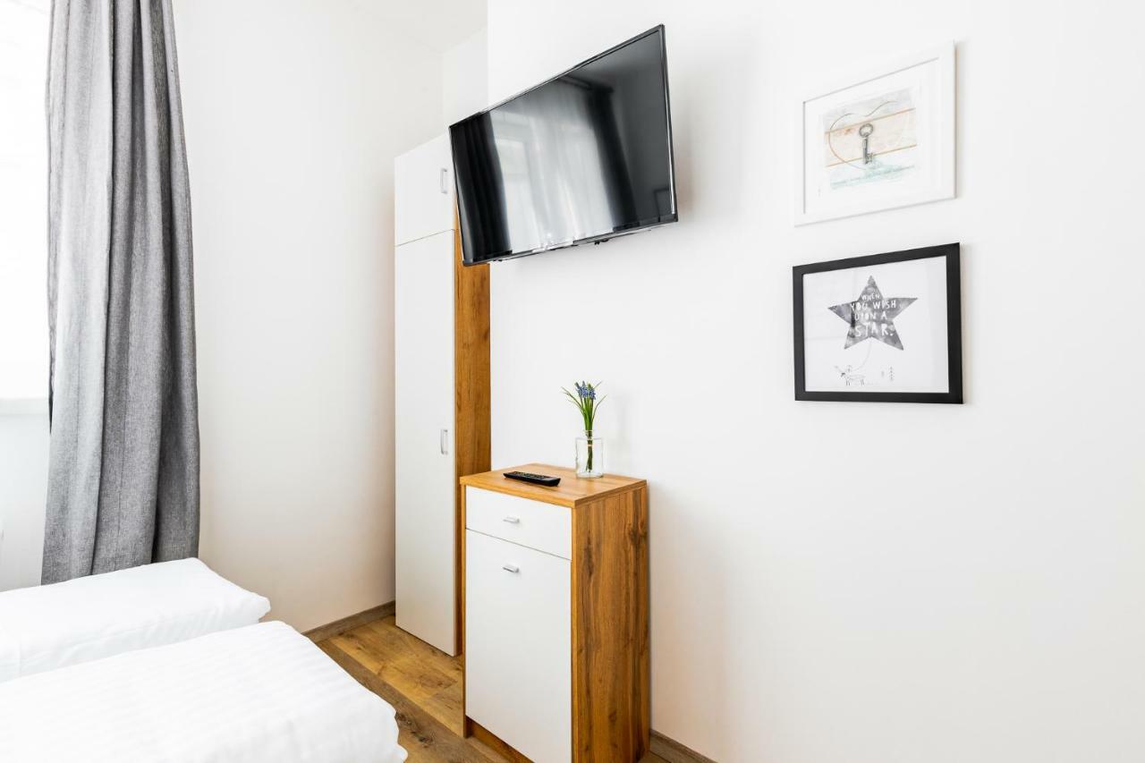 Apartment Budget West With Shared Kitchen *