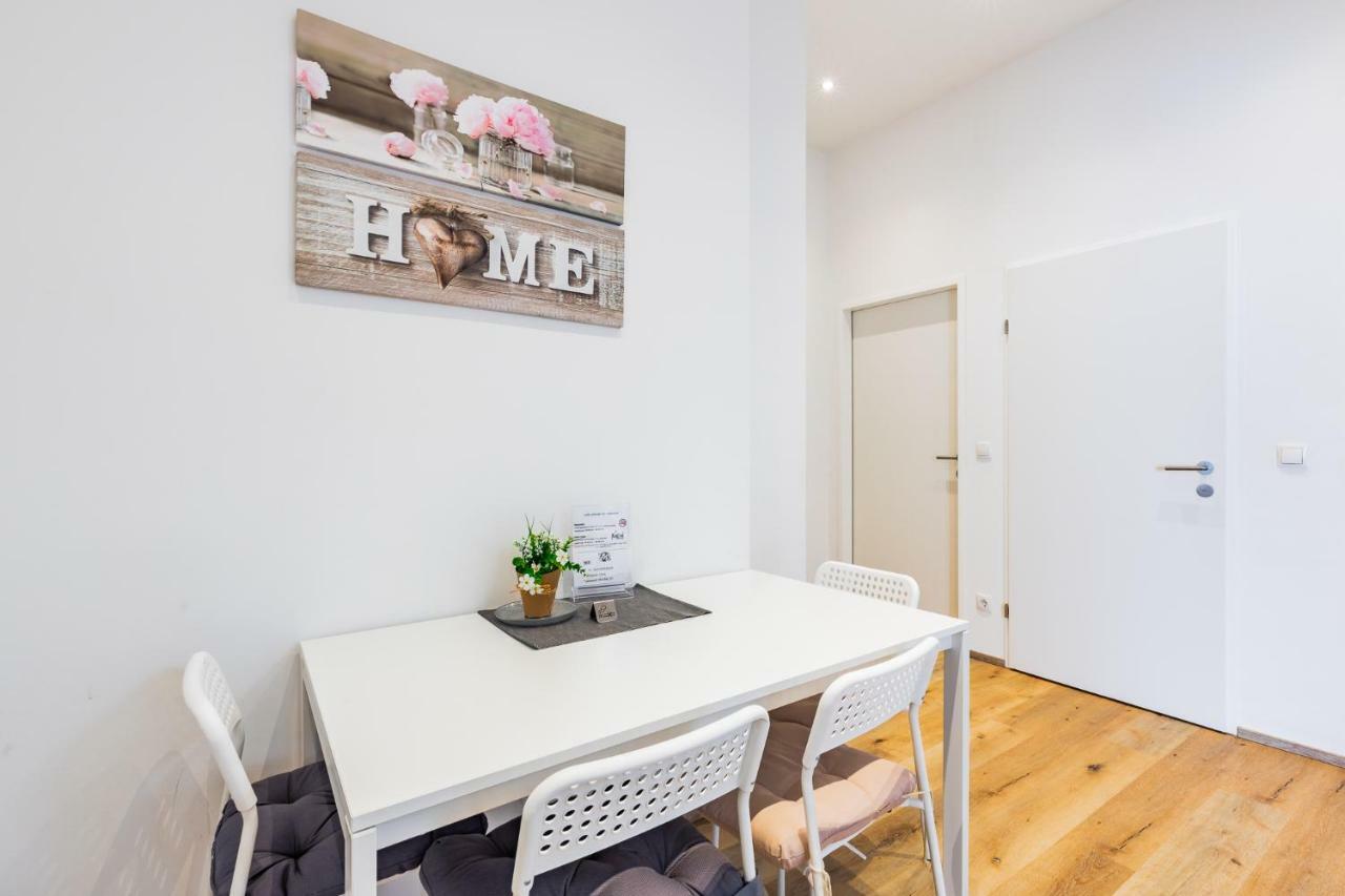 Apartment Budget West With Shared Kitchen