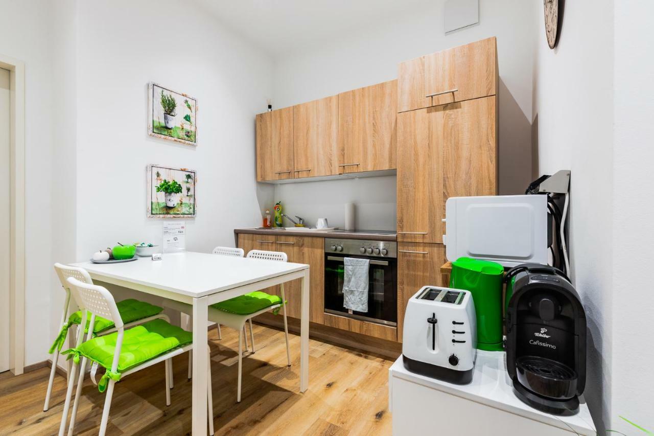 Apartment Budget West With Shared Kitchen *