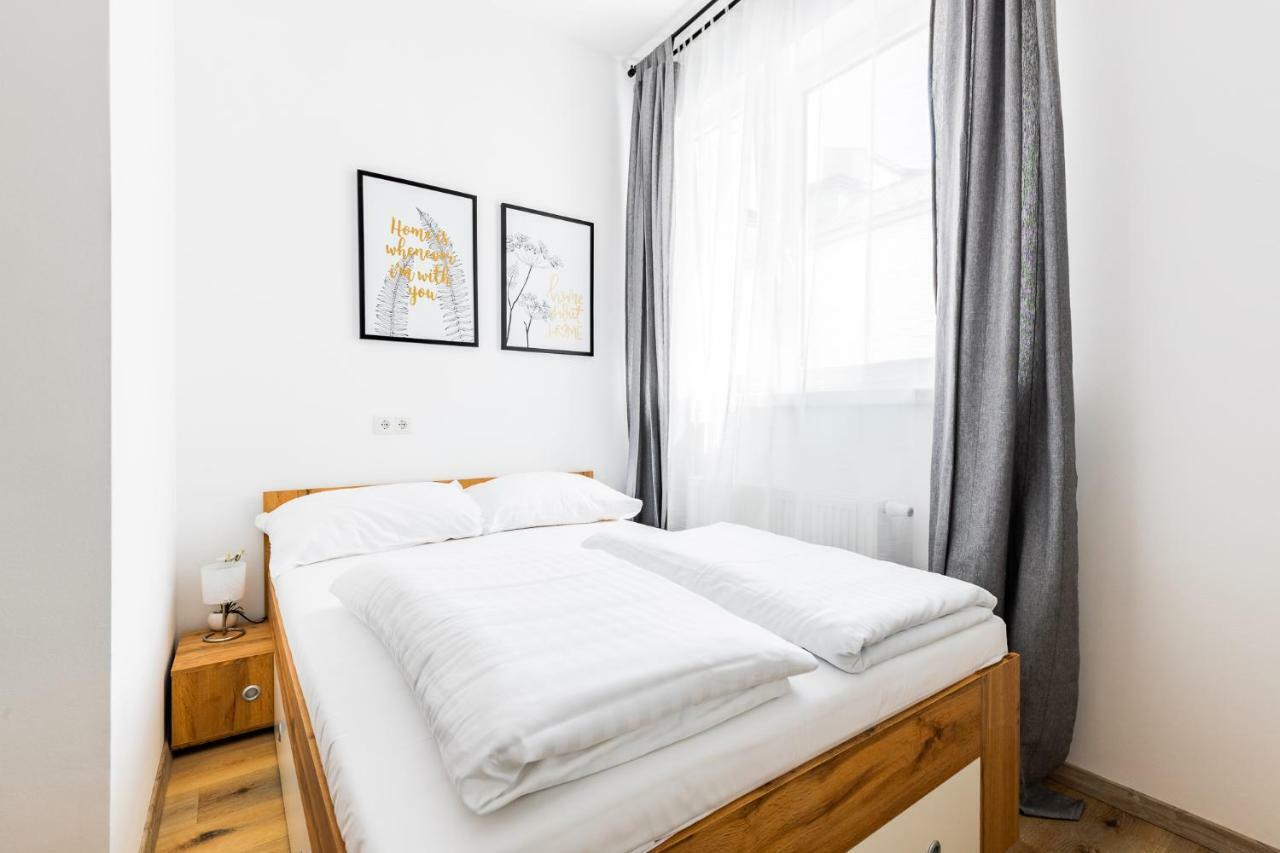 Budget West With Shared Kitchen Apartment *