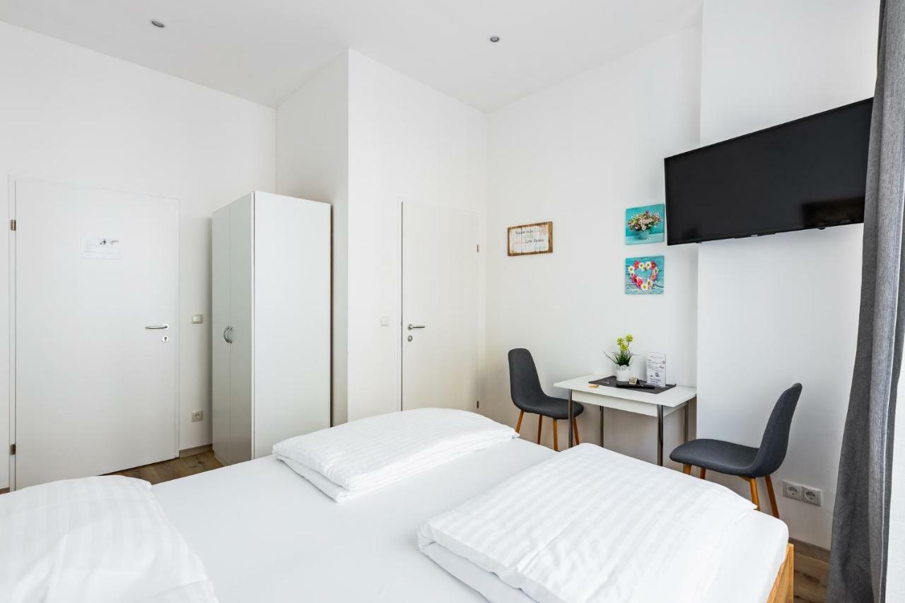 Apartment Budget West With Shared Kitchen *