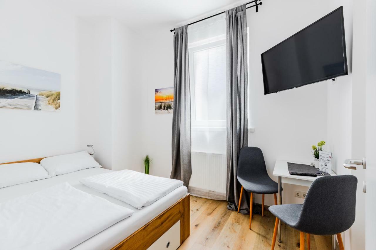 Apartment Budget West With Shared Kitchen *