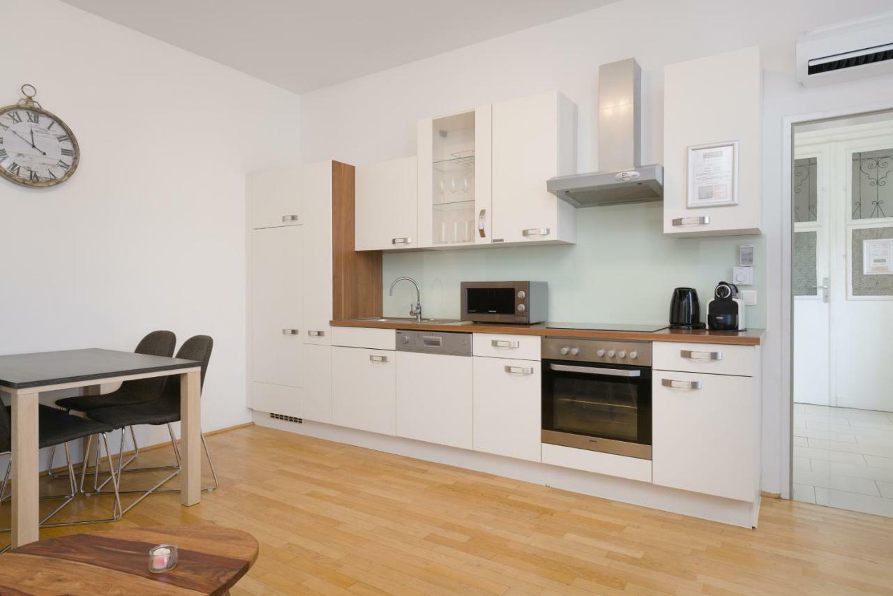 Apartment Pezzl 1170 *