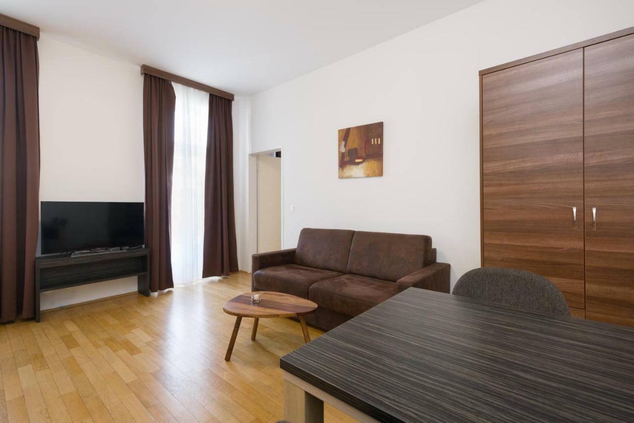 Pezzl 1170 * Wien