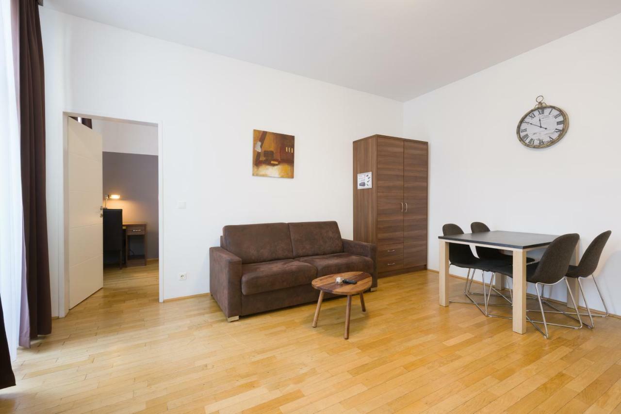Pezzl 1170 * Wien
