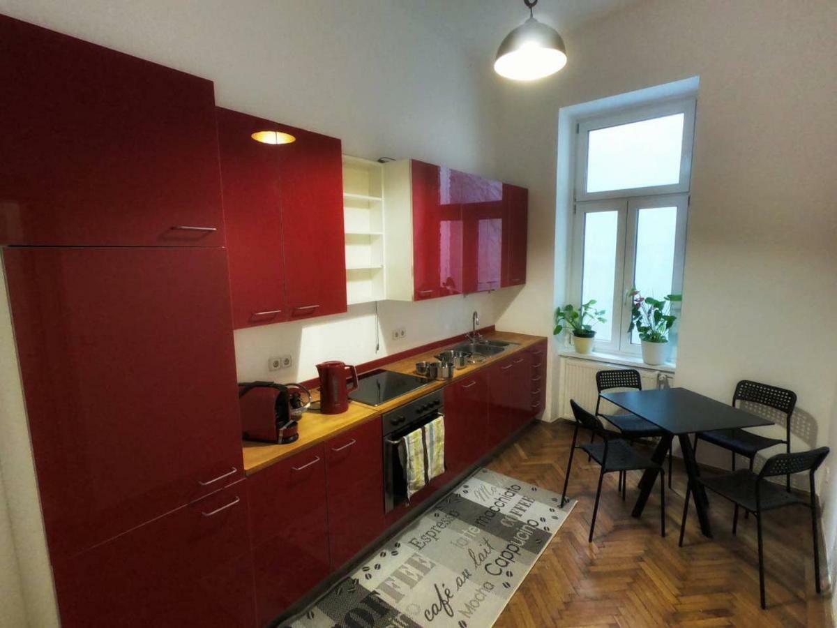 Centrally-located Authentic * Vienna